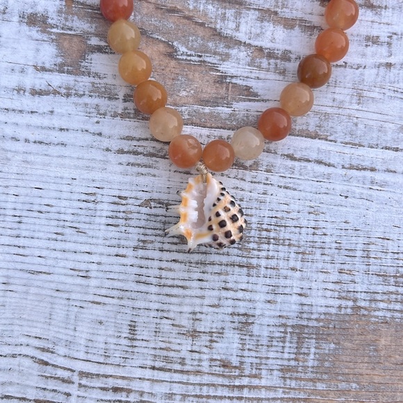 Yellow Drupe Carnelian Sea Shell Necklace - Picture 4 of 4